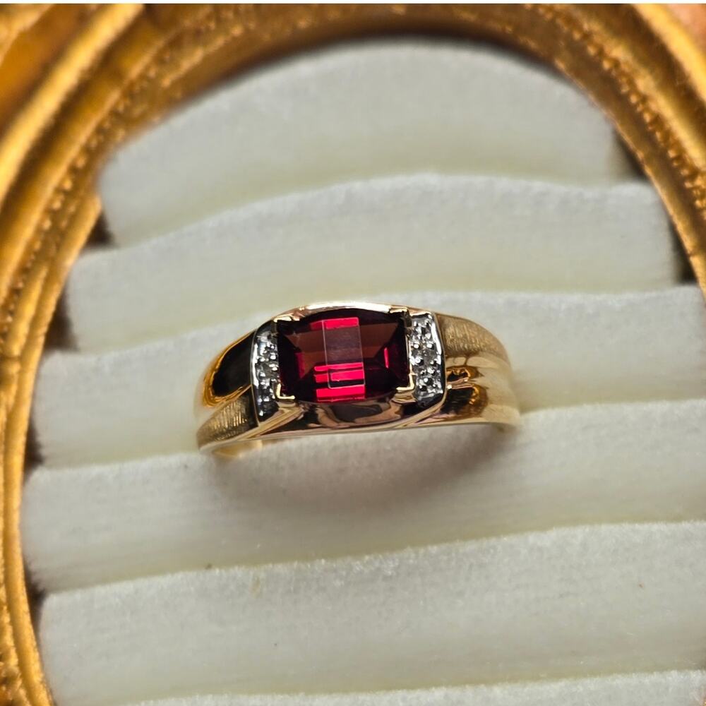 Vintage 10K Yellow Gold Red Garnet Diamond Accent Men's Ring Size 12 East West